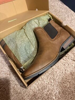 Men's Tan Chukka Chelsea Boots — Casual Slip-On Style